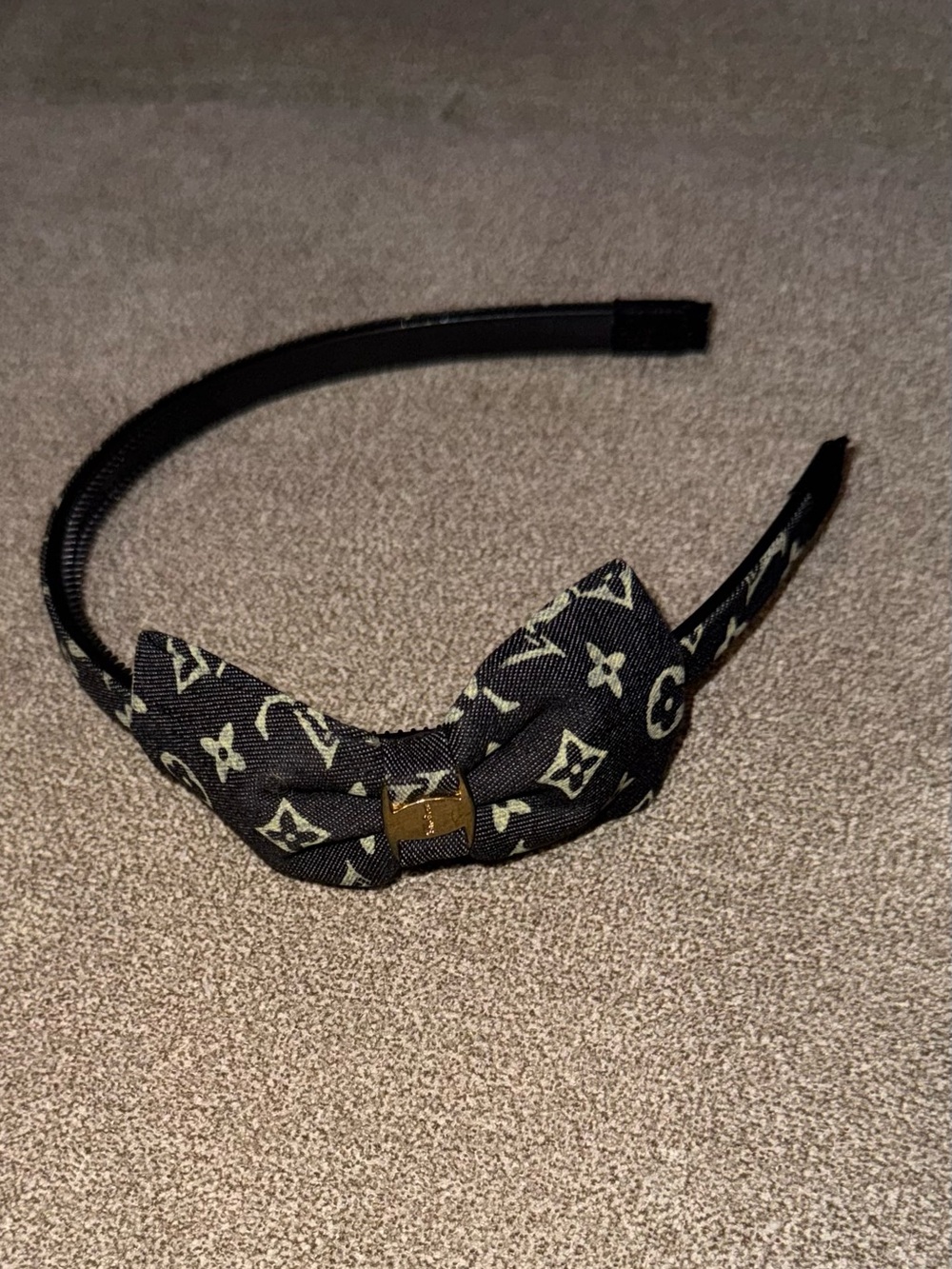 Cute headband ~ Never used